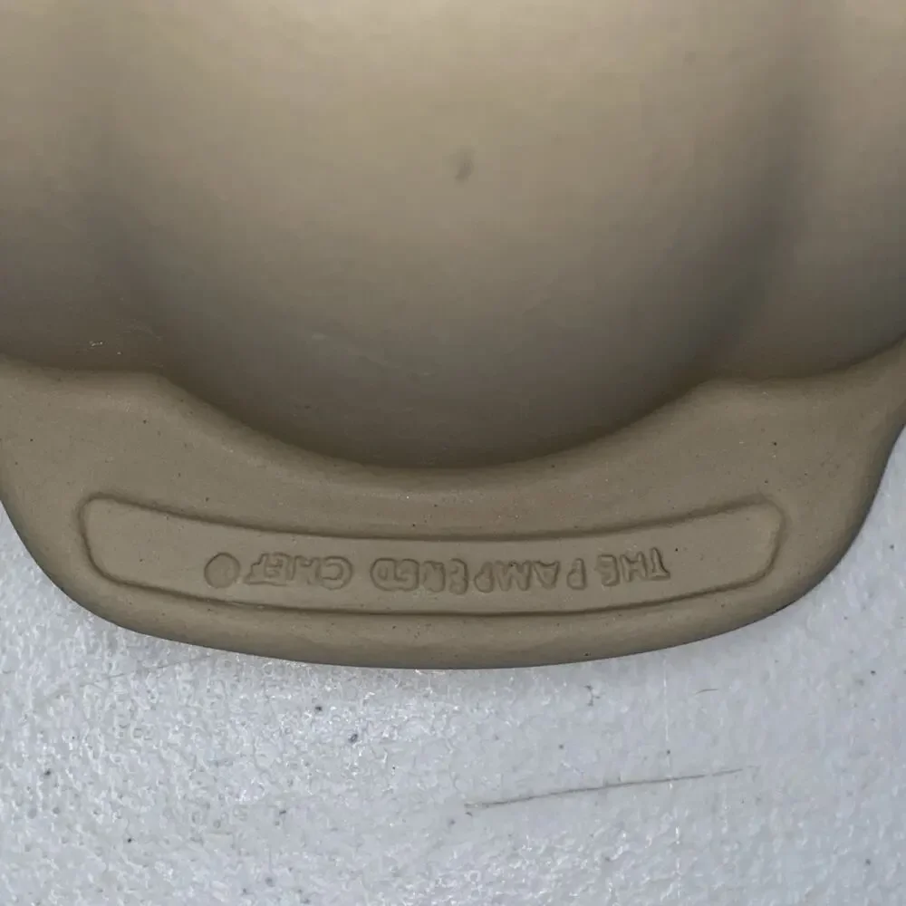 Pampered Chef Family Heritage Fluted Bundt Cake Stoneware Pan Full Size 10" USA - Picture 5 of 9